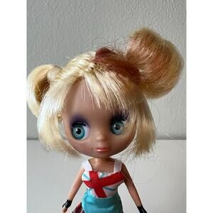 Littlest Pet Shop Blythe Doll #B13 London Punk Sightseeing Cute